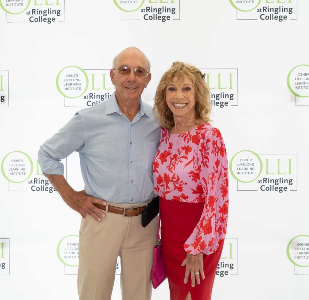 Carl Hiaasen speaks at OLLI event