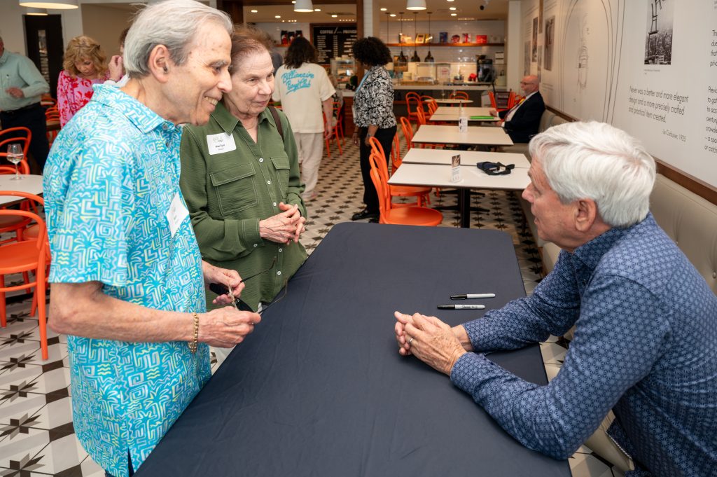 Carl Hiaasen speaks at OLLI event